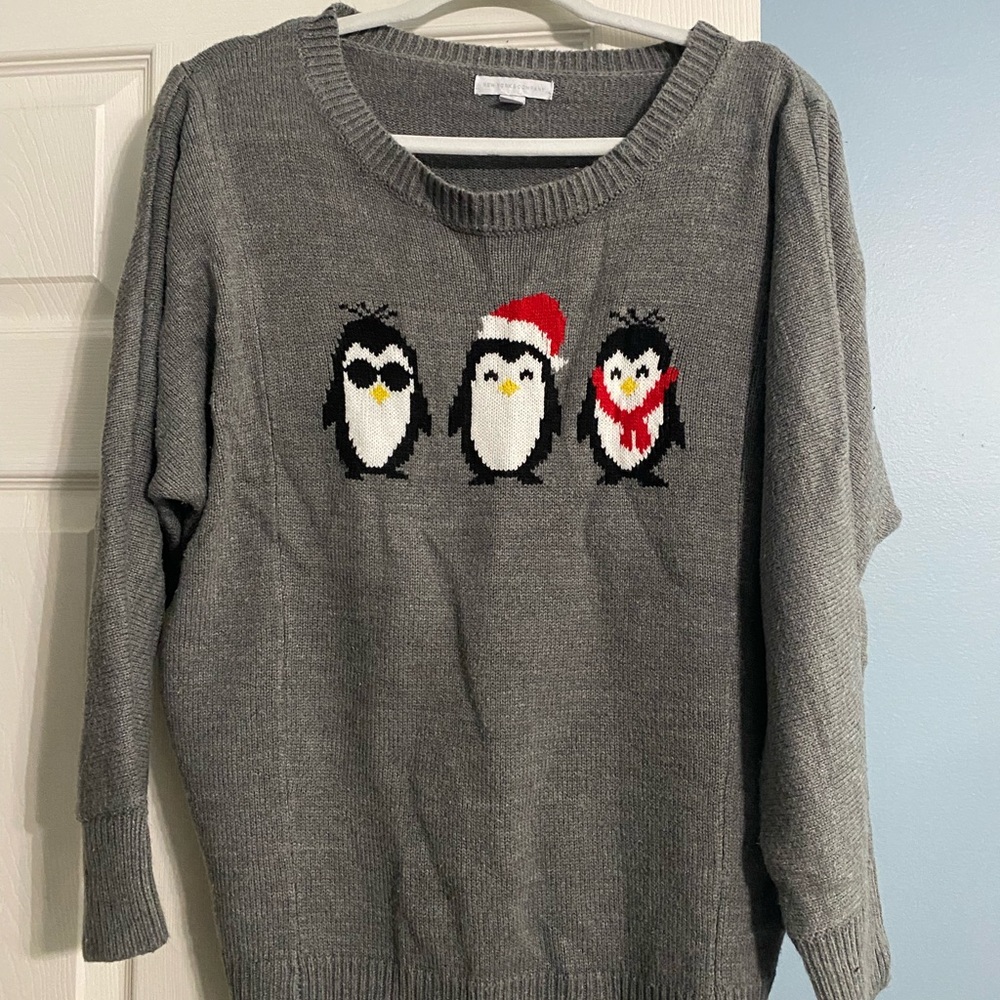 New York & Company Gray Sweater with Festive Penguins